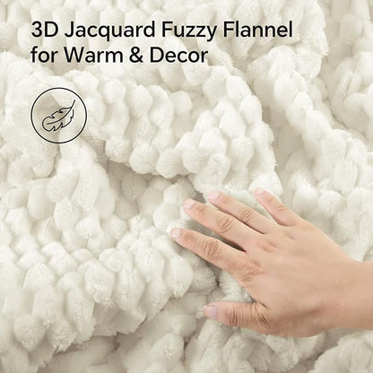 BEDELITE Fluffy King Size Comforter Set - Cream White Fleece Soft Comforter for King Size Bed, Luxury Warm Bedding Set for Winter, Fuzzy Bed Set 3 Pieces (1 Comforter, 2 Pillowcases)