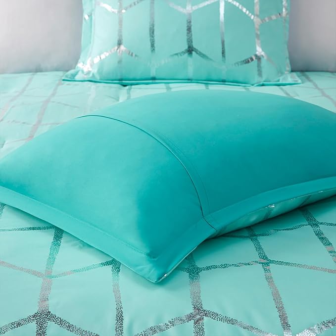 Intelligent Design Raina Twin / Twin XL Comforter Set, Soft Microfiber Comforter Set Twin, Modern Geometric Metallic Bed Set, 4 Pieces College Bedding Comforter Set with 1 Sham, 2 Toss Pillows Aqua