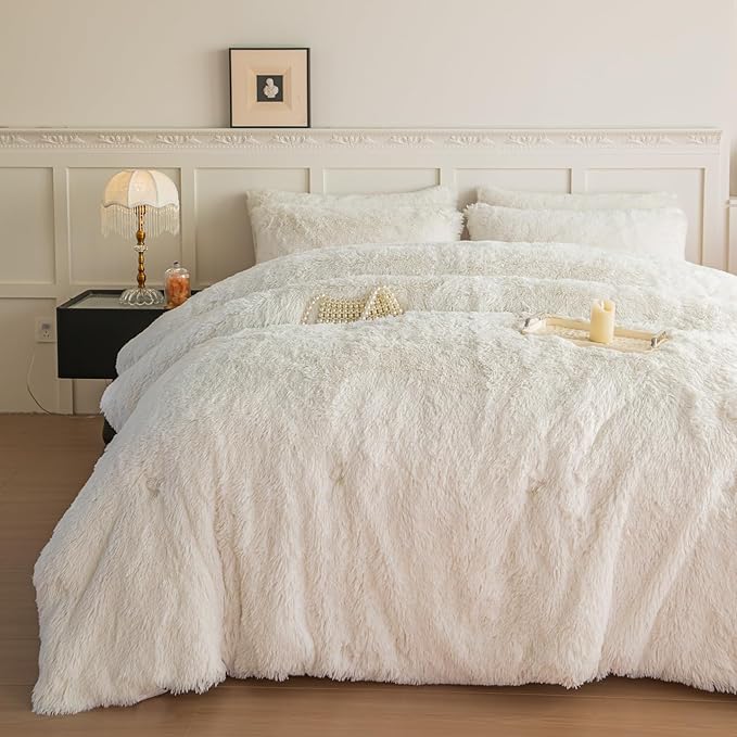 chovy Faux Fur Plush White Comforter Sets Twin/Full Size - Ultra Soft Shaggy Flannel Velvet Fluffy Fuzzy 3PC Bedding Set （Comforter x 1 Pillowcases x 2）