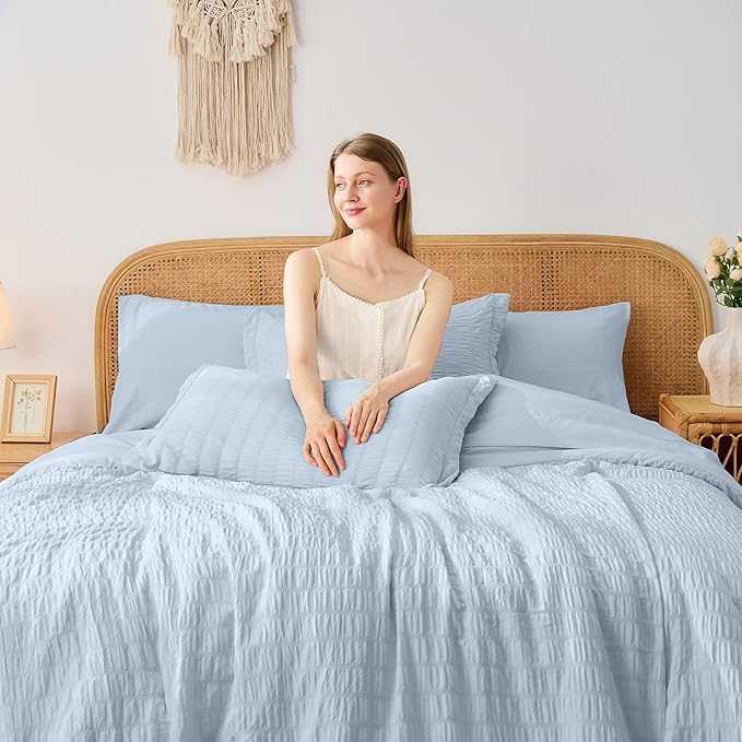 FUANNA Queen Comforter Set 7 Pieces, Luxury Seersucker Bed in a Bag Queen Size for All Seasons, Soft Bedding Set with Comforter, Flat Sheet, Fitted Sheet, Pillowcases & Shams for Bedroom, Grayish Blue
