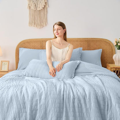 FUANNA Queen Comforter Set 7 Pieces, Luxury Seersucker Bed in a Bag Queen Size for All Seasons, Soft Bedding Set with Comforter, Flat Sheet, Fitted Sheet, Pillowcases & Shams for Bedroom, Grayish Blue