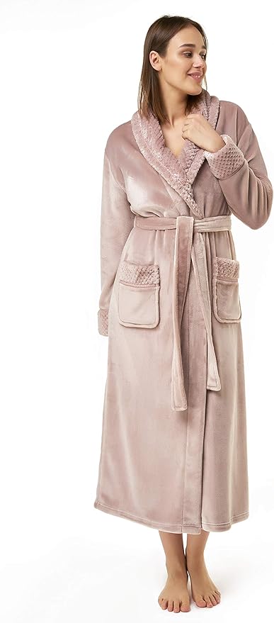 Turquaz Oversize Premium Luxury Ultra Soft Warm Robes for Women Plush Fleece Bathrobe for Women with and Spacious Pockets