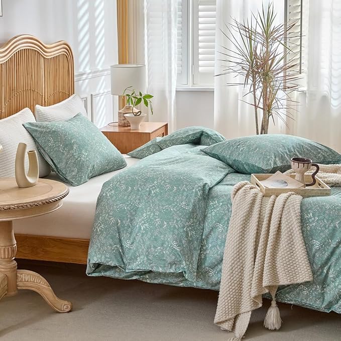 AMWAN Queen Size Comforter Set Sage Green, 3 Pieces Queen Bedding Sets, Vintage Botanical Bedding Set, 1 Comforter with 2 Pillowcases, Aesthetic Floral Comforter Set Soft for All Seasons