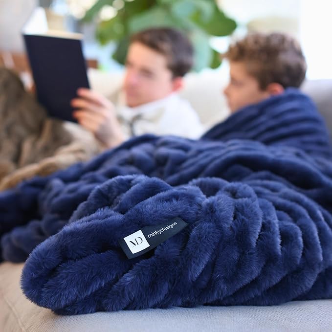 Minky Designs Midnight Horizon Minky Blanket – Ultra Soft Faux Fur Throw Blanket for Couch, Bed & Home – Fluffy, Warm & Luxurious – Chic Collection (Medium, 50x60)