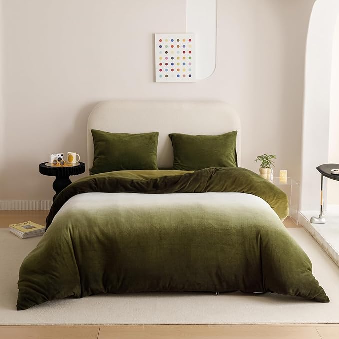 CLOTHKNOW Green White Fluffy Full Size Comforter Sets Velvet Bedding Comforter Sets Soft Olive Green Comforter with 2 x Pillow Cases