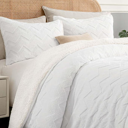 BEDELITE Fluffy King Size Comforter Set - Super Soft Sherpa White Comforter for King Size Bed, Luxury Warm Bedding Set for Winter, Fuzzy Bed Set 3 Pieces (1 Comforter, 2 Pillowcases)