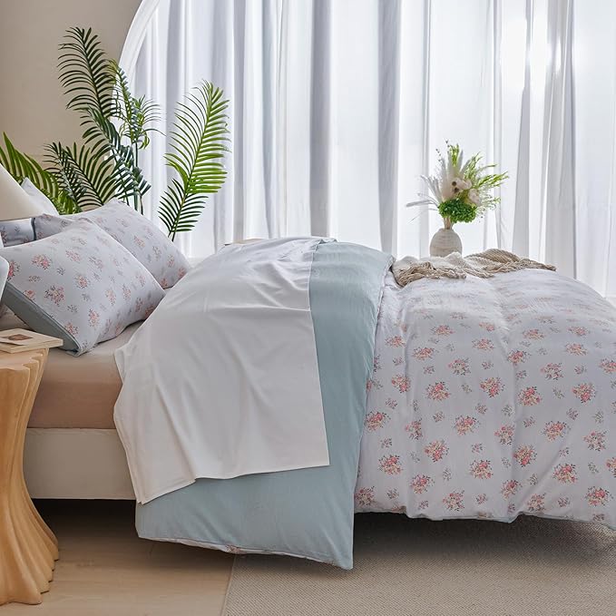 King Comforter Set Floral 3 Pieces Soft Cute Floral Bedding Comforter Lightweight Blue Garden Style Floral Botanical Comforter Set for All Seasons 1 Comforter and 2 Pillowcases