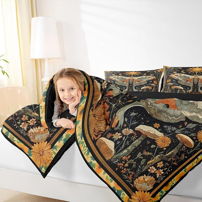 Erosebridal Mystical Luna Moth Comforter Set Full, Halloween Moth Mushroom Bedding Set, Bohemia Floral Black Comforter for Teens Women Men for Boho Room Decor, Vintage Aesthetic Quilt