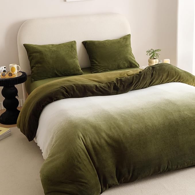 CLOTHKNOW Green White Fluffy Queen Comforter Set Velvet Bedding Comforter Sets Olive Green Comforter Soft Comforter Queen with 2 x Pillow Cases