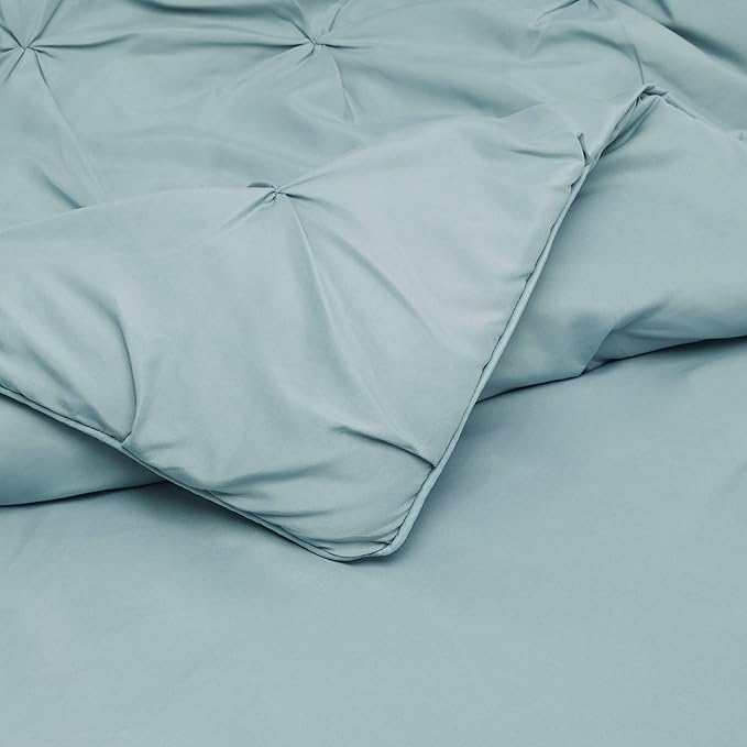 Amazon Basics Lightweight, Soft King Size Comforter Set, All-Season Down-Alternative 3-Piece Bedding, Pinch Pleat Design with Piped Edges, Spa Blue