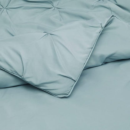 Amazon Basics Lightweight, Soft King Size Comforter Set, All-Season Down-Alternative 3-Piece Bedding, Pinch Pleat Design with Piped Edges, Spa Blue