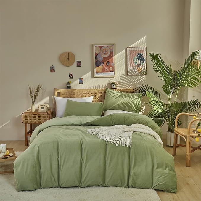 KAREVER Sage Velvet Comforter Set - King Size, 3 Pieces - Solid Sage Green Flannel & Velvet Blanket - Winter Bedding Set