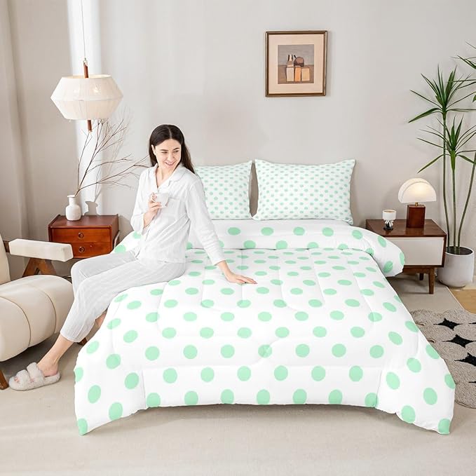 Manfei Green Polka Dots Comforter Set King Size 3 Pcs,Geometric Circles Green White Simple Art Bedding Set,Cartoon Dots French Style Lovely Quilt Set for Adults Bedroom,2 Pillowcases