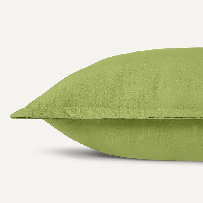 Amazon Basics Brushed Microfiber Comforter Set, Extra Soft with Natural Texture, 3-Piece, King, Green