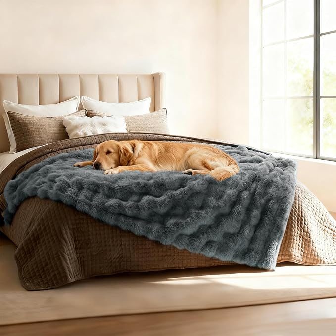 Waterproof Dog Blanket for Sofa Bed Couch, Couch Cover Blanket Fluffy Faux Rabbit Fur Thick Reversible Furniture Protection, Fuzzy Soft Pet Blanket for Small Medium Large Dogs/Cats