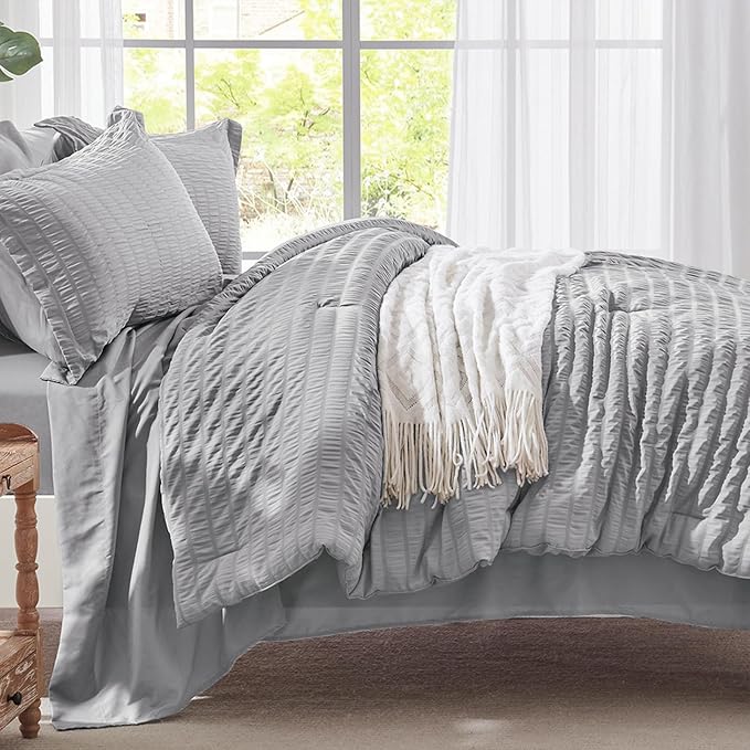 Zzlpp King Comforter Set 7 Pieces, Light Grey Seersucker Bed in a Bag with Comforter, Pillow Shams, Pillowcases, Flat Sheet, Fitted Sheet