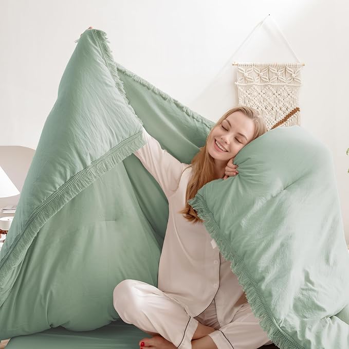 Andency Comforter King Size Bed Set Sage Green, 3 Pieces Boho Lightweight Winter Bedding Comforters & Sets, All Season Soft Tassel Bed Set (104x90In Comforter & 2 Pillowcases)