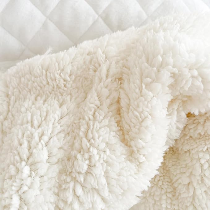 UOZZI BEDDING White Faux Fur Comforter Set Queen 3 Pieces - 1 White Shaggy Comforter Set and 2 Pillowcases, Ultra Soft and Easy Care Luxury Plush Shaggy Duvet Set