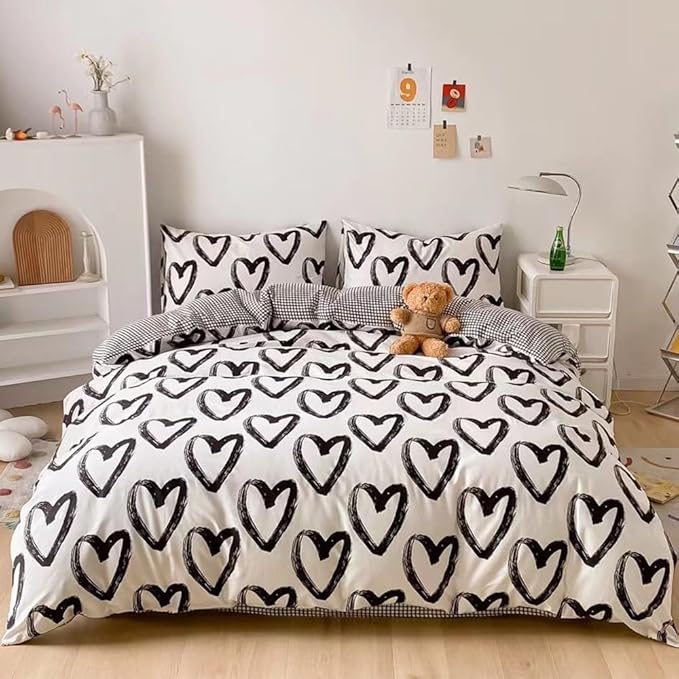 CLOTHKNOW Black White Full Size Comforter Sets 3Pcs Love Shaped Bedding Comforter Sets Kawaii Love Black Comforter with 2 x Pillow Cases