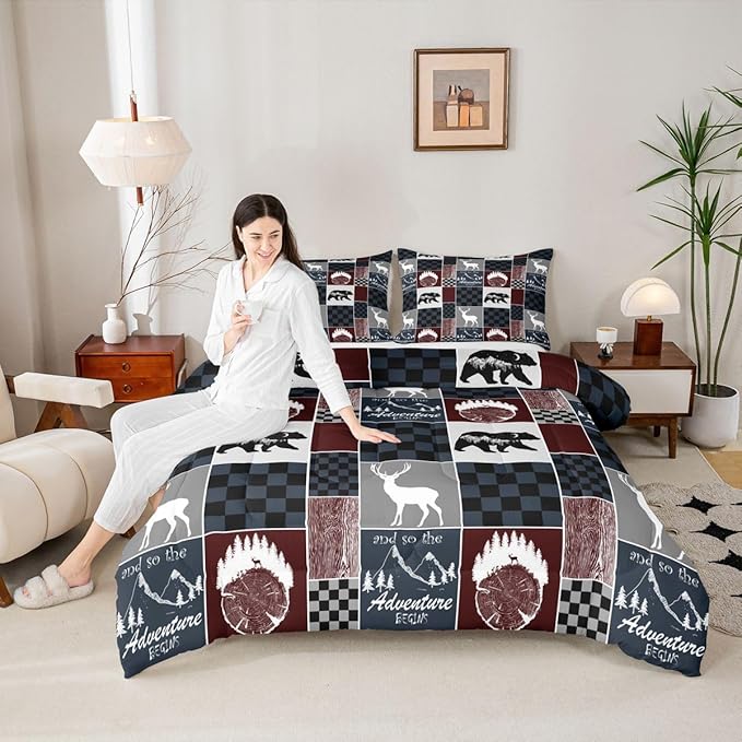 Rustic Bear Bedding Comforter Sets, Farm Country Vintage Comforter Set Hunting Cabin Wooden Lodge Bedding Forest Wildlife Plaid Patchwork Quilt With 2 Pillow Cases, Red Gray Black, Full Size