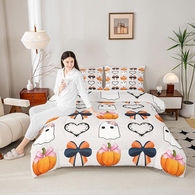 Erosebridal Fall Pumpkin Comforter Set Queen, Halloween Ghost Bedding Set, Bow Comforter for Kid Girls Teens Women Kawaii Room Decor, Black Love Heart Quilt with 2 Pillowcases