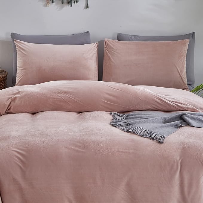 KAREVER Pink Velvet Comforter Set Cal King Solid Blush Flannel Velvet Bedding Comforter Set All Pink Colour 3 PCs Shaggy Soft Warm and Durable Blush Flannel Blanket Cal King
