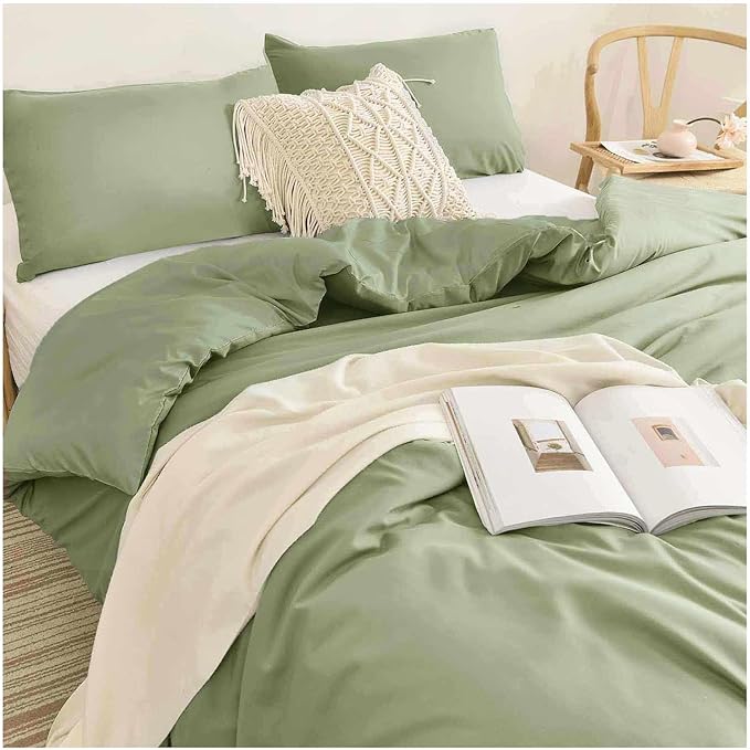 Nanko Sage Green King Size Comforter Set, Spring Soft Microfiber Down Alternative Quilted Duvet Insert, Modern Farmhouse Neutral Bedding Sets Bed in a Bag for Women Men,104 x 90 inch 3pcs, Light Green