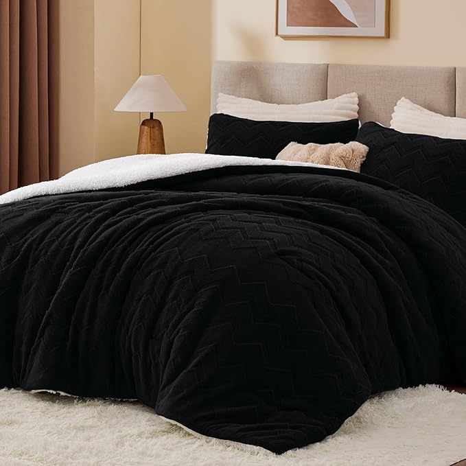 BEDELITE Fluffy Full Size Comforter Set - Super Soft Sherpa Black Comforter for Full Size Bed, Luxury Warm Bedding Set for Winter, Fuzzy Bed Set 3 Pieces (1 Comforter, 2 Pillowcases)
