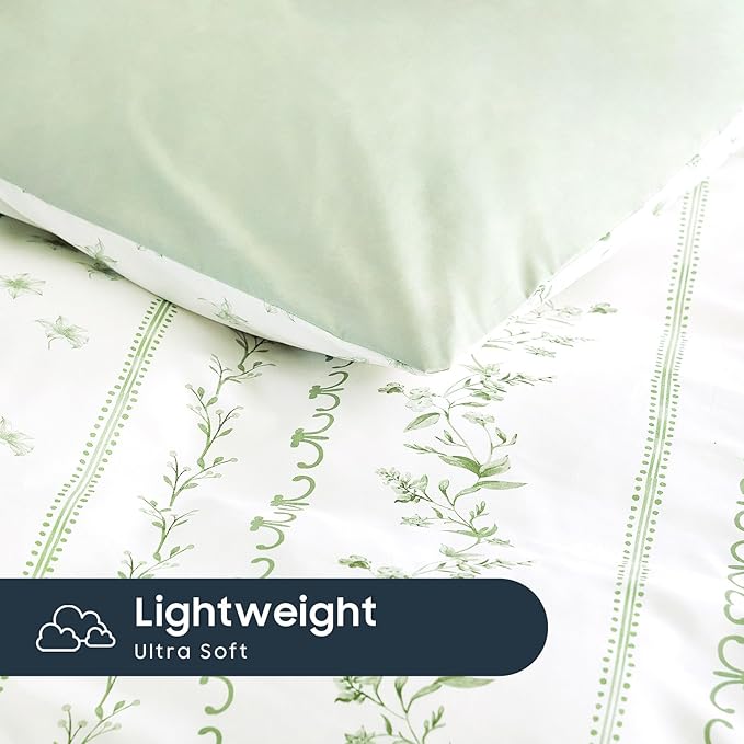 Wake In Cloud - Shabby Chic Comforter Set, Cottagecore Floral Romantic Charming Style with Botanical Stripe Pattern, Soft Lightweight Bedding, 3 Pieces, Green White, Queen Size
