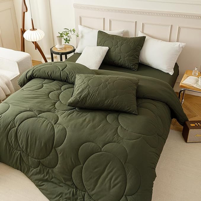 CLOTHKNOW Army Green Floral Comforter Set Full 3Pcs Daisy Puff Bedding Comforter Sets Dark Green Comforter King Size Hunter Green Boho King Size Comforter Set