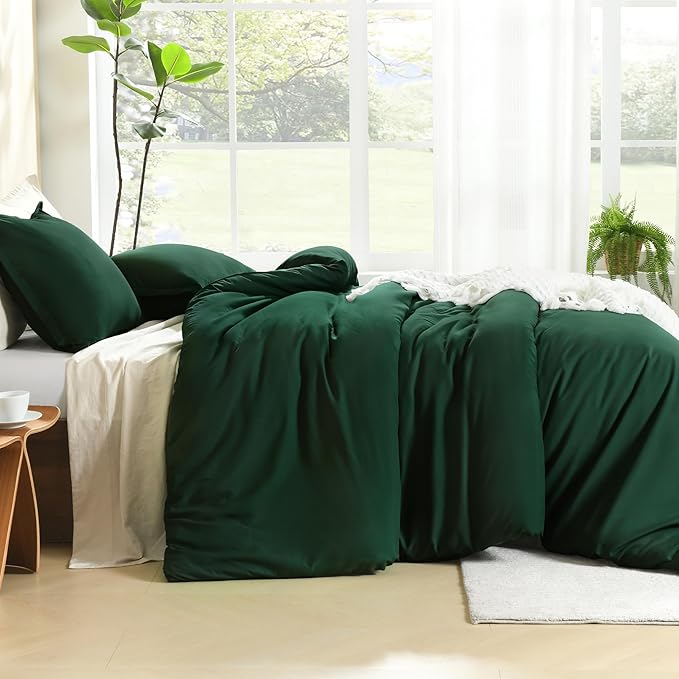 Litanika Dark Emerald Green Queen Comforter Set, 3 Pieces Solid Forest Bedding Set, All Season Fluffy Bed Set (90x90In Comforter & 2 Pillowcases)