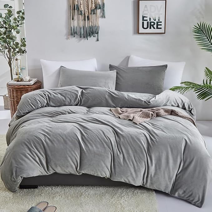 CLOTHKNOW Grey Fluffy California King Comforter Set Velvet Bedding Comforter Sets Warm Soft Gray Comforter Grey Comforter with 2 x Pillow Cases