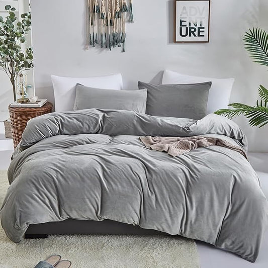 CLOTHKNOW Grey Fluffy Full Size Comforter Sets Velvet Bedding Comforter Sets Warm Soft Silver Comforter Cozy Flannel Comforter with 2 x Pillow Cases