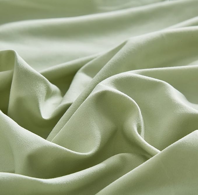 KAREVER Sage Green Comforter Queen Light Green Bedding Set Soft Lightweight 3 Pieces Green Comforter Set 1 Queen Comforter (90x90 inches) with 2 Pillowcases (20x26 inches)