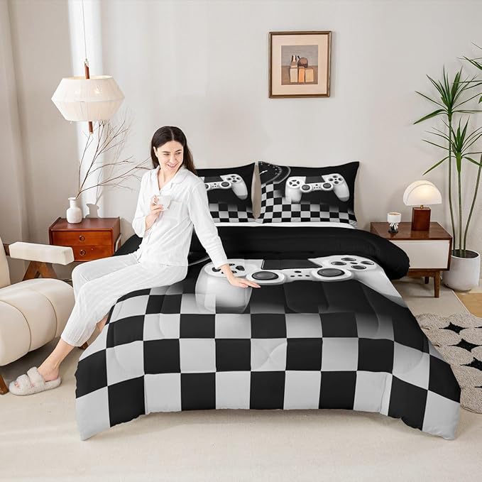 Gamer Comforter Set Twin,Gaming Bedding Set for Kids Teens Room Decor,Black and Grey Buffalo Plaid Reversible Bedding Set All Season Cozy,Novelty Gamepad Pattern Down Comforter 2pcs