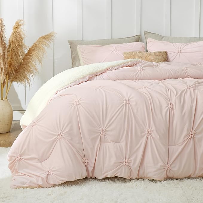 BEDELITE Pituck Fluffy Queen Comforter Set - Super Soft Sherpa Pink Comforter for Queen Size Bed, Luxury Warm Bedding Set for Winter, Fuzzy Bed Set 3 Pieces (1 Comforter, 2 Pillowcases)