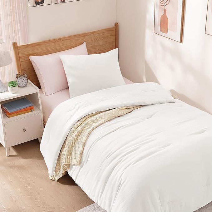 WRENSONGE Twin/Twin XL Comforter Set for Girls Boys Teens, 1 White Comforter & 1 Pillow Sham, Soft Lightweight Kids Comforter Sets for All Seasons Dorm Bedding