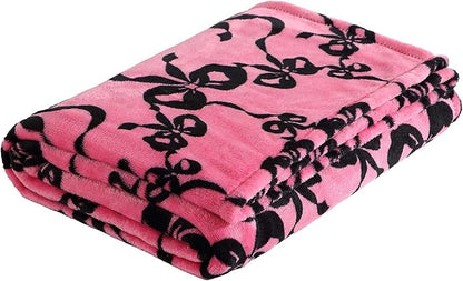 Betsey Johnson - King Comforter Set, Super Soft Bedding with Matching Shams, Bonus Throw Included, Chic Bedding Essentials (Signature Hotel Solid Black, King)