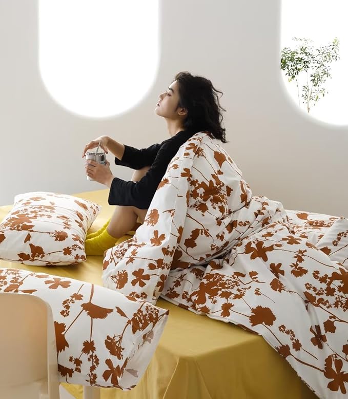 KAREVER Botanical Comforter Set - King Size White and Pumpkin Floral Bedding - Women's Comforter Set with Pumpkin Blossom Leaf Pattern