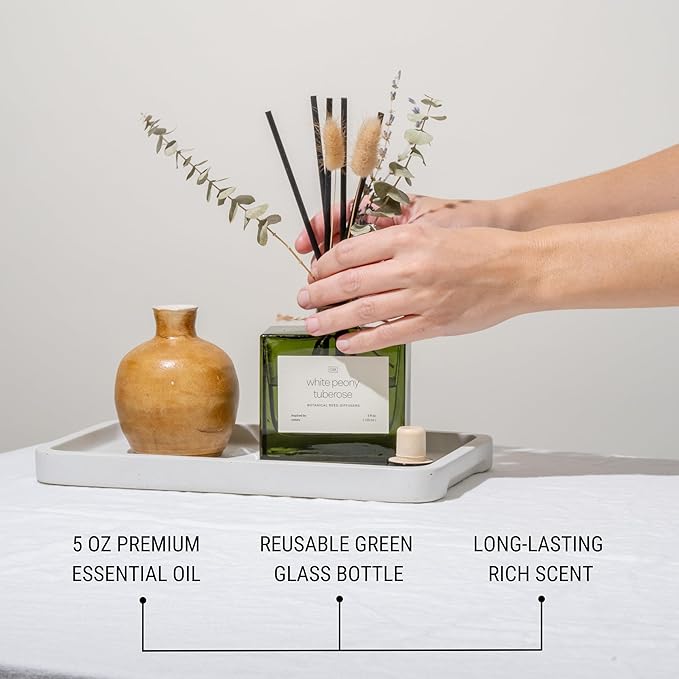Craft & Kin Reed Diffuser with Dried Flowers | 5 oz White Peony & Tuberose Scented Holiday Reed Diffusers for Home, Bathroom | Scent Sticks | Elegant Fragrance Home Decor for Men & Women