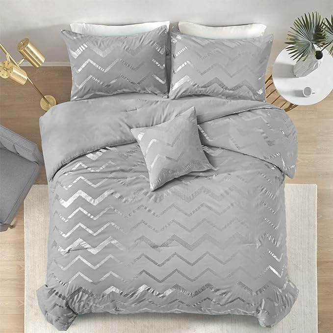 Menghomeus Grey and Silver Comforter Set Queen/Full Metallic Print Geometric Bed Comforter 4 Pieces Soft Microfiber Bedding for Teen Kids Boys (2 Pillow Shams + 1 Decorative Pillow Sham)
