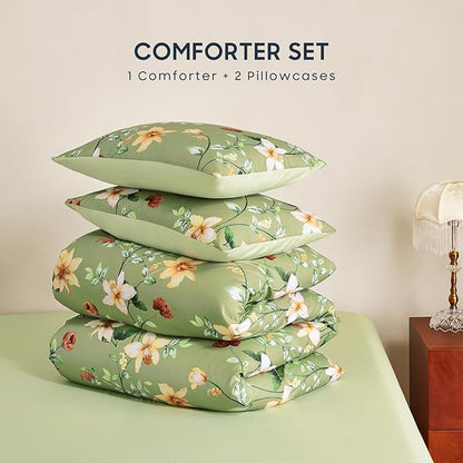 Wake In Cloud - Floral Comforter Set, Cottagecore Cottage Rustic Farmhouse Style with Botanical Flowers and Leaves Pattern, Soft Lightweight Bedding, 3-Piece, Sage Green, Queen Size
