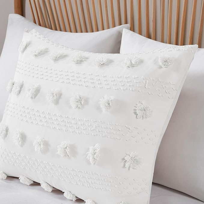 Intelligent Design King Comforter Set, Clipped Jacquard Comforter Set Chic Pompoms Accent, All Seasons Lightweight & Fluffy Comforter Bed Set with 2 Shams, Lucy, King/Cal King Ivory 3 Piece