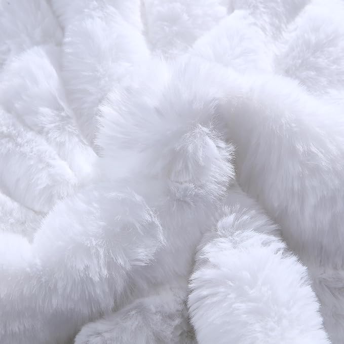 DAICO 3 Pieces Fluffy Faux Rabbit Fur Comforter Set Queen Size White Plush Fuzzy Bubble Comforter Bedding Set Warm Cozy Bedding Comforter Sets for Winter, 1 Comforter and 2 Pillowcases