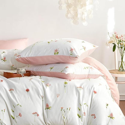 Wake In Cloud - Floral Comforter Set, Cottagecore Cute Aesthetic Watercolor Tiny Flowers and Leaves, Soft Lightweight Bedding for Women Teen Girls, 3 Pieces, Pink, Queen Size