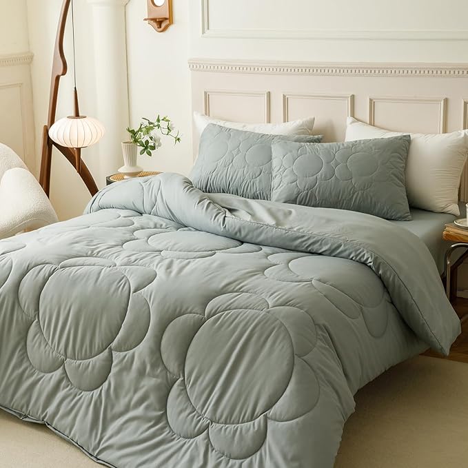 CLOTHKNOW Grayish Blue Full Comforter Set 3Pcs Daisy Puff Bedding Comforter Sets Dusty Floral Comforter Mineral Blue Comforter Sets Full