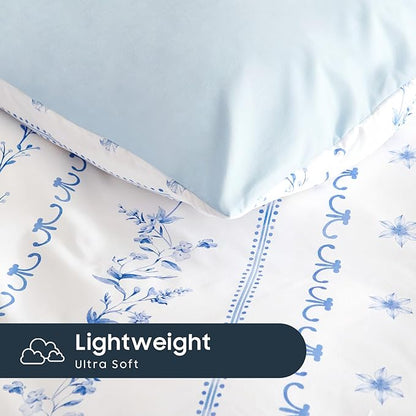 Wake In Cloud - Shabby Chic Comforter Set, Cottagecore Floral Romantic Charming Style with Botanical Stripe Pattern, Soft Lightweight Bedding, 3 Pieces, Blue White, Queen Size