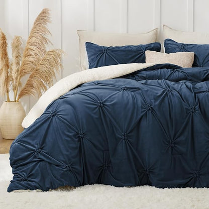 BEDELITE Pituck Fluffy Queen Comforter Set - Super Soft Sherpa Navy Comforter for Queen Size Bed, Luxury Warm Bedding Set for Winter, Fuzzy Bed Set 3 Pieces (1 Comforter, 2 Pillowcases)