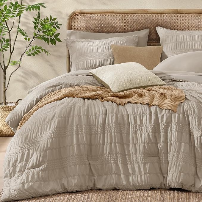 CASAAGUSTO Twin XL Comforter Set, 5 Pieces Oatmeal Seersucker Bed in a Bag Twin Soft All Seasons, Bedding Sets with Comforter, Flat Sheet, Fitted Sheet, 1 Pillow Sham, 1 Pillowcase