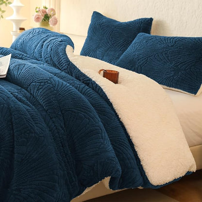 Seashell Jacquard Sherpa Comforter Set Warm Cozy Premium Bedding 3 Pieces, King Size Geometric Pattern Quilt Comforter with 2 Pillowcases(104"X90" Dark Blue)